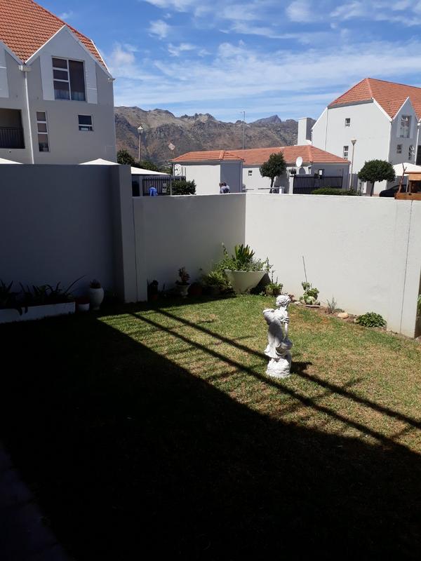 To Let 2 Bedroom Property for Rent in Whispering Pines Western Cape